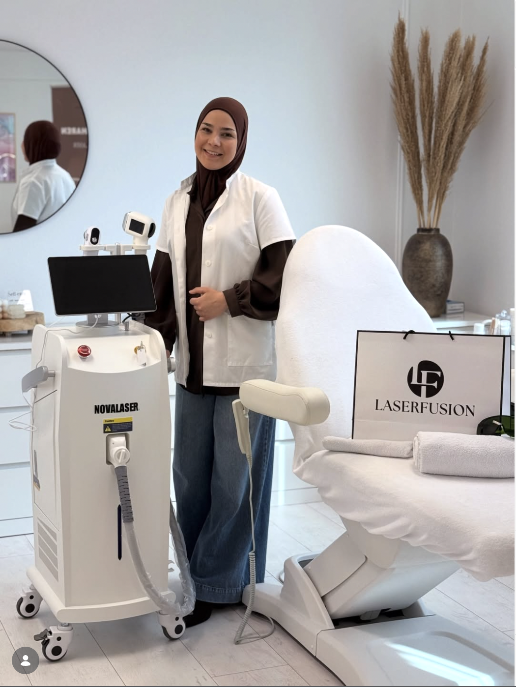 Sumeyra in de behandelkamer van Sublime Laser Clinic